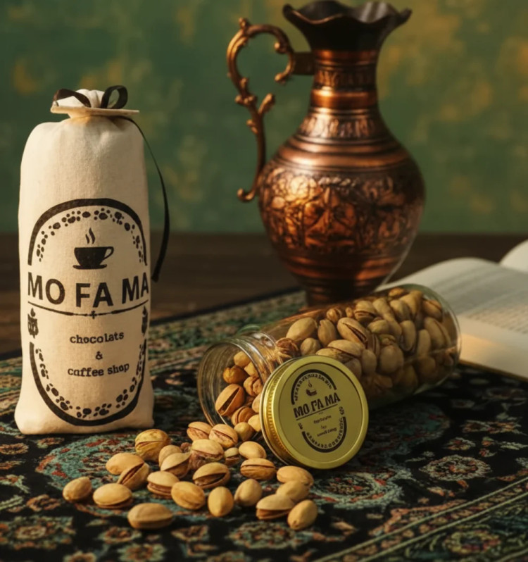 پسته اکبری ممتاز خام اعلا مجلسی دستچین درشت 350 گرمی شیشه ای موفاما